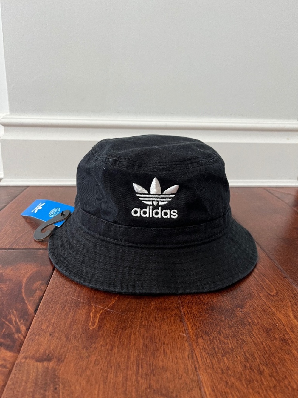 Adidas bucket hat